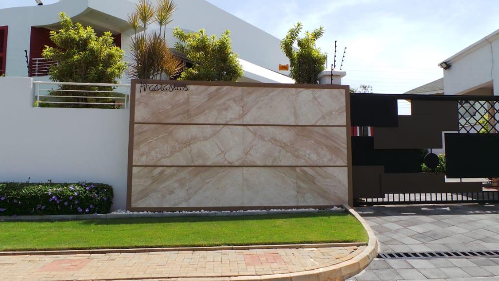 Marble Wall Feature in Daino Reale - picture 1