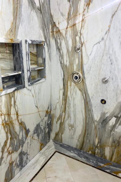 Marble Bathroom Shower in Calacatta Macchia Vecchia - picture 1