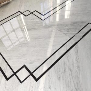 Carrara Marble Floor with Nero Marquina Details - foto1